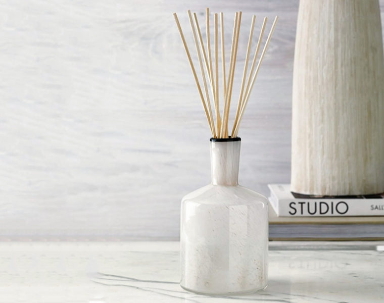 Pura Diffuser vs. Traditional Diffusers: A Detailed Comparison to