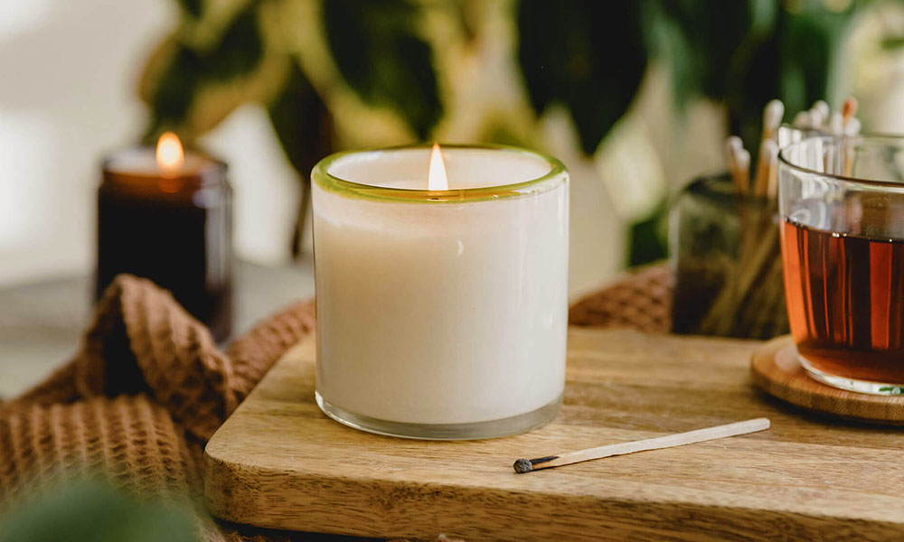 Book Nook - 16 oz Candle